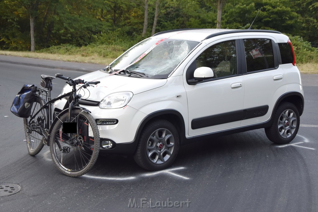 VU PKW Rad Koeln Porz Gremberghoven Alter Deutzer Postweg Josef Lindner Weg P19.JPG - Miklos Laubert